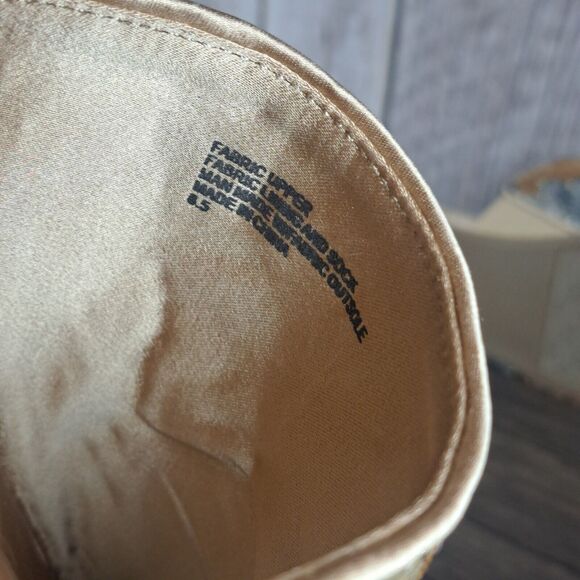 BIRDIES The Dove Gold Petal Sequin Floral Slip On Mule Women's Sz 8.5 (NIB) - Picture 8 of 9